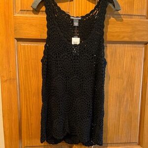 NWT! Sz m Chelsea & Theodore black Crochet Top